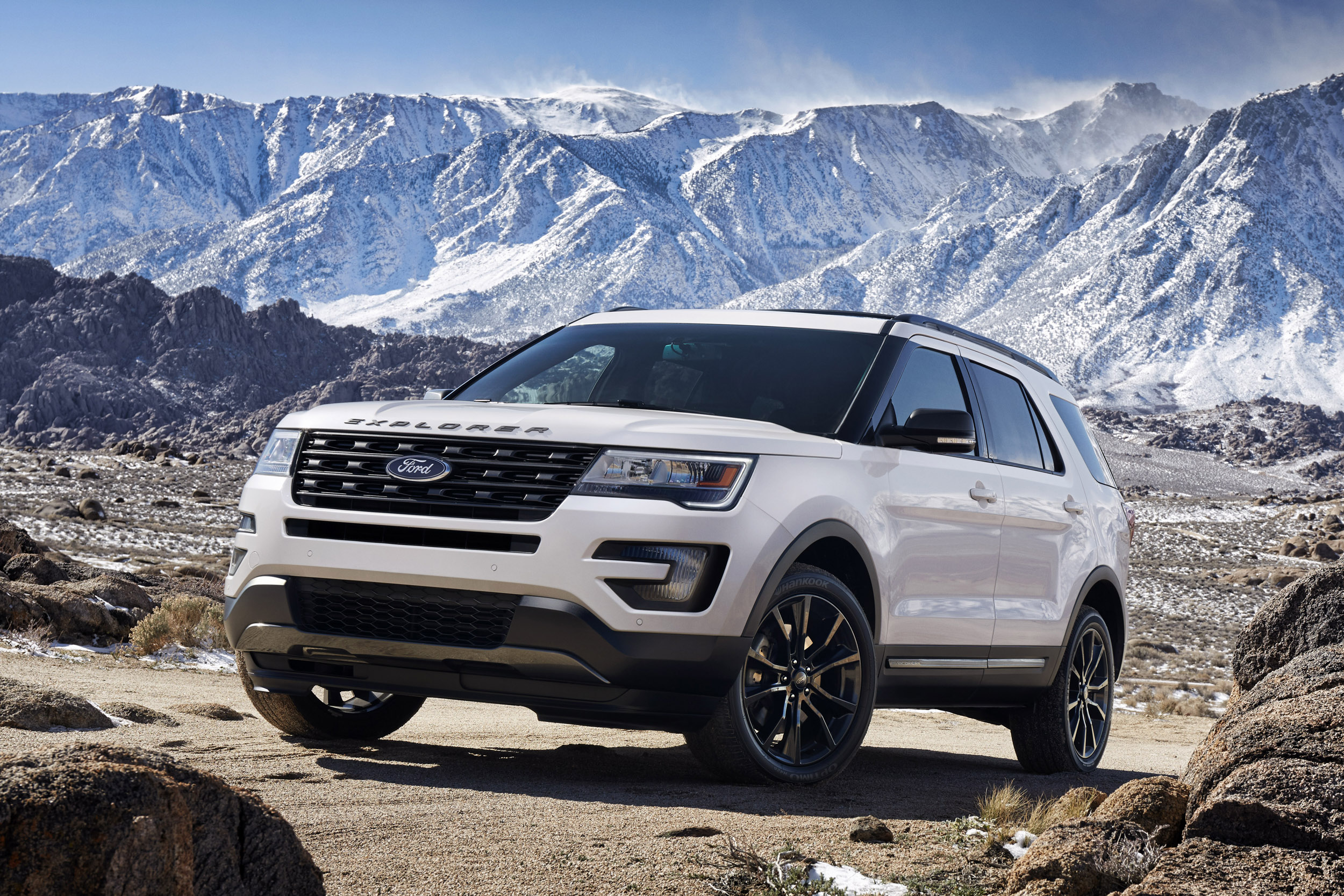 Ford EXPLORER Platinum 4WD 2017 International Price & Overview