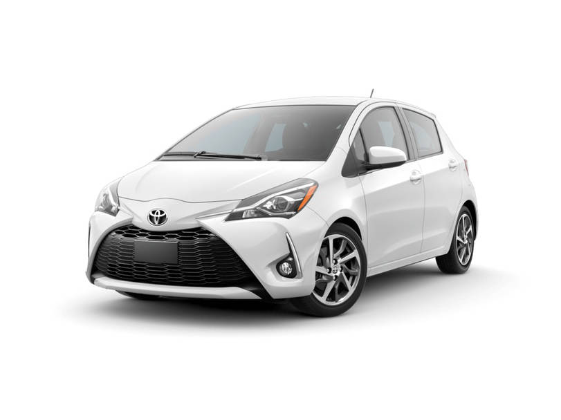 Toyota Yaris Hybrid 2020 белая