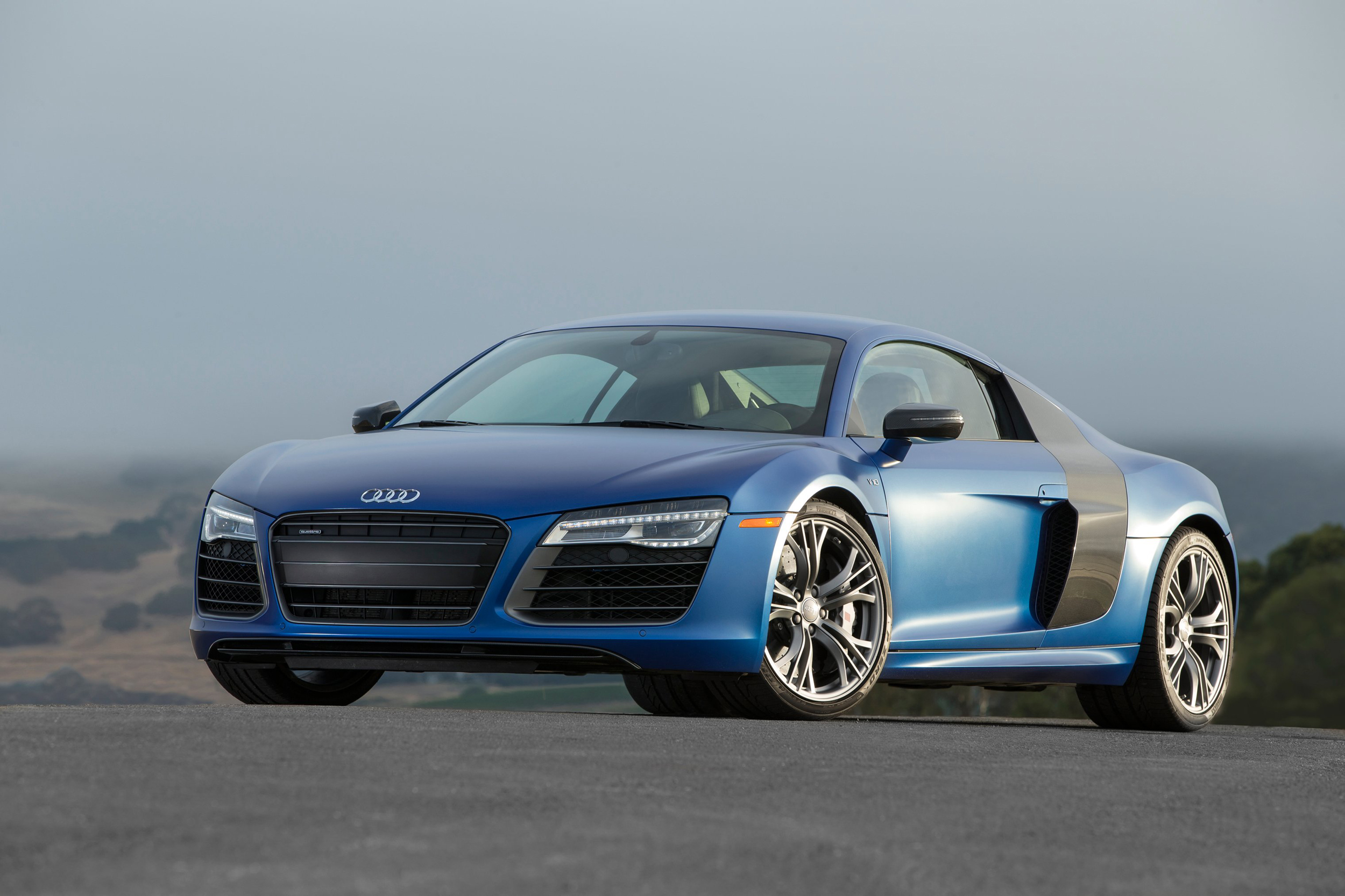 Audi R8 V10 Coupe quattro manual 2015 International Price & Overview